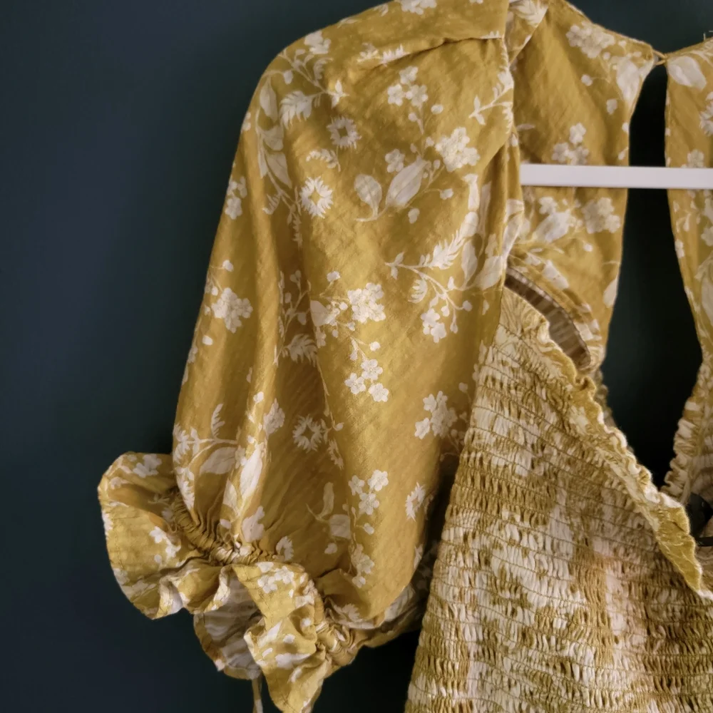 Anthropologie‎ Cotton Seersucker Smocked Puff-Sleeve Crop Top Large Chartreuse - Picture 8 of 15